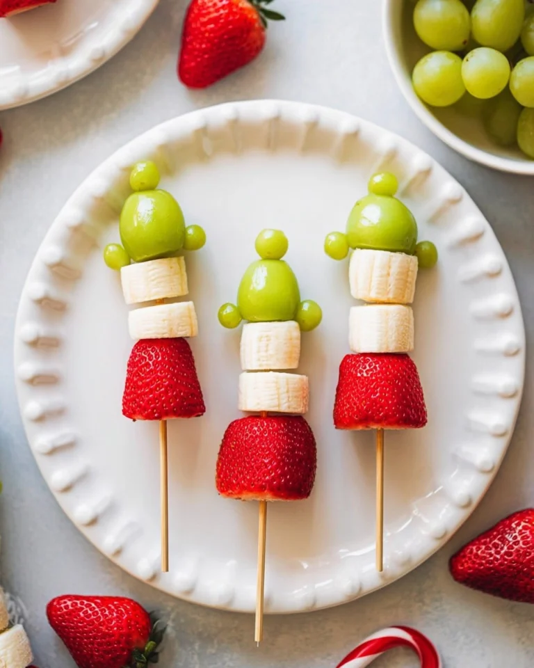 Grinch-Fruit-Kabobs-Recipe