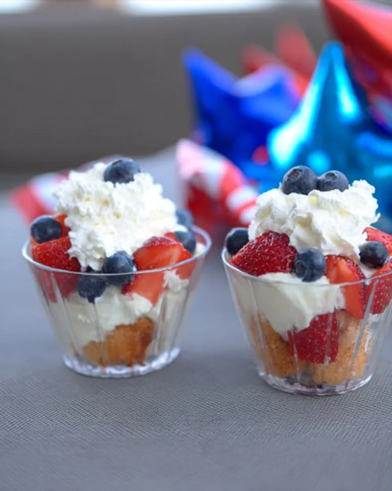 Fourth-of-July-Mini-Shortcake-Cups-Recipe