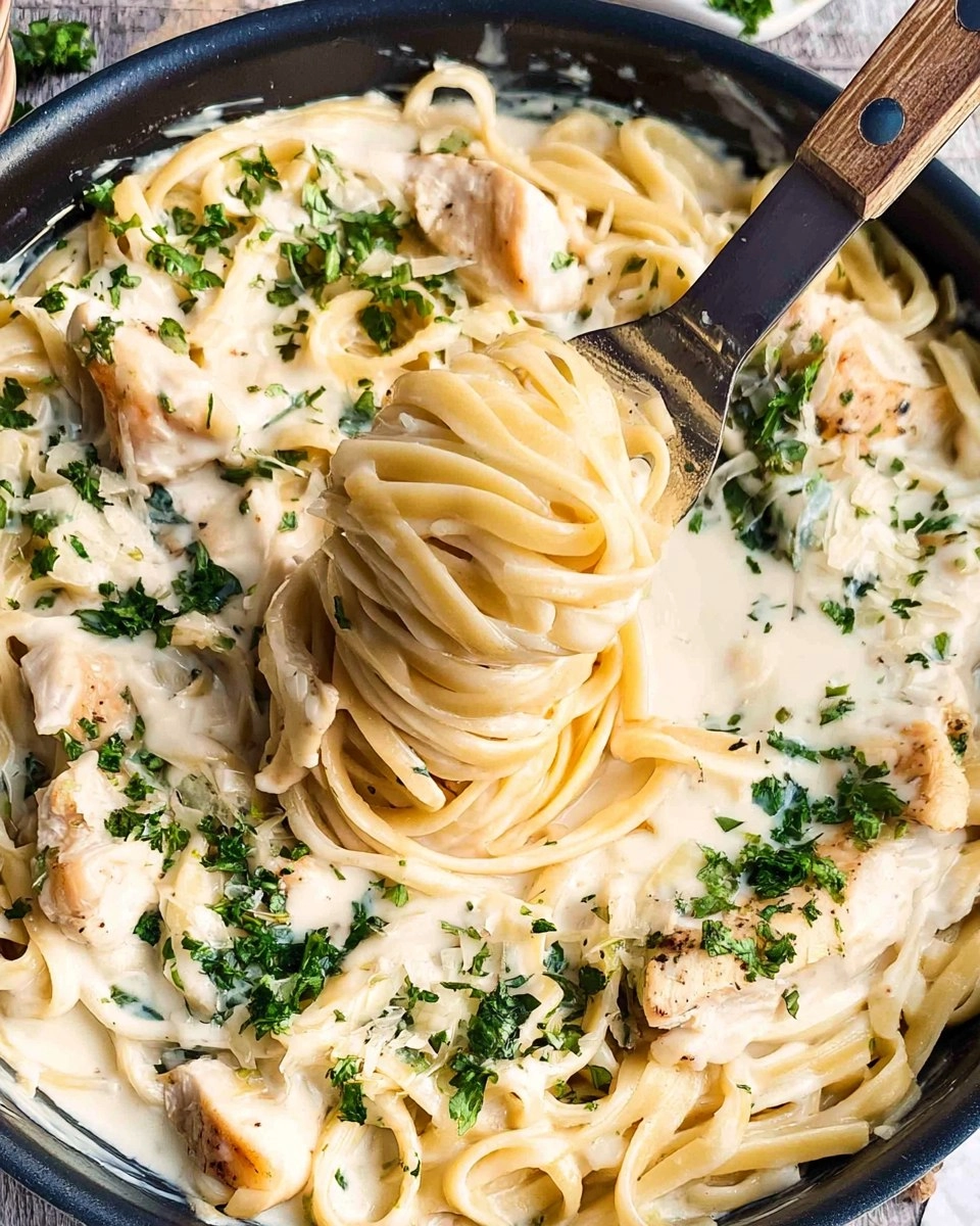 Creamy Chicken Alfredo | 30-Minute Restaurant-Style Pasta Dinner 4 Creamy-Chicken-Alfredo-30-Minute-Restaurant-Style-Pasta-Dinner-Recipe